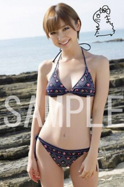 送料無料 Akb篠田麻里子 写真５枚セット サイン入 05 新品 中古のオークション モバオク